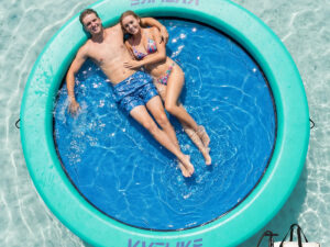 Easy to inflate the water hammock and package